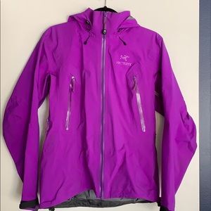 EUC Arcteryx BETA AR Purple Waterproof Jacket